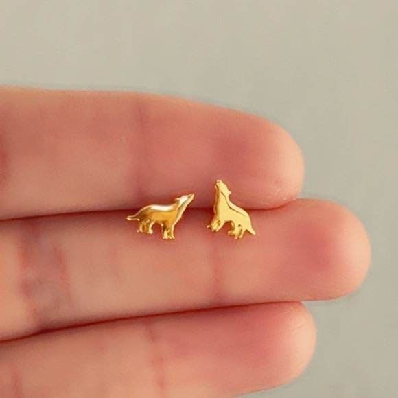14k Gold Howling Wolf Stud Earrings - Picture 3 of 8